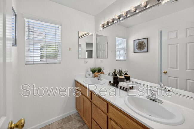 Building Photo - 729 Copperfield Ct