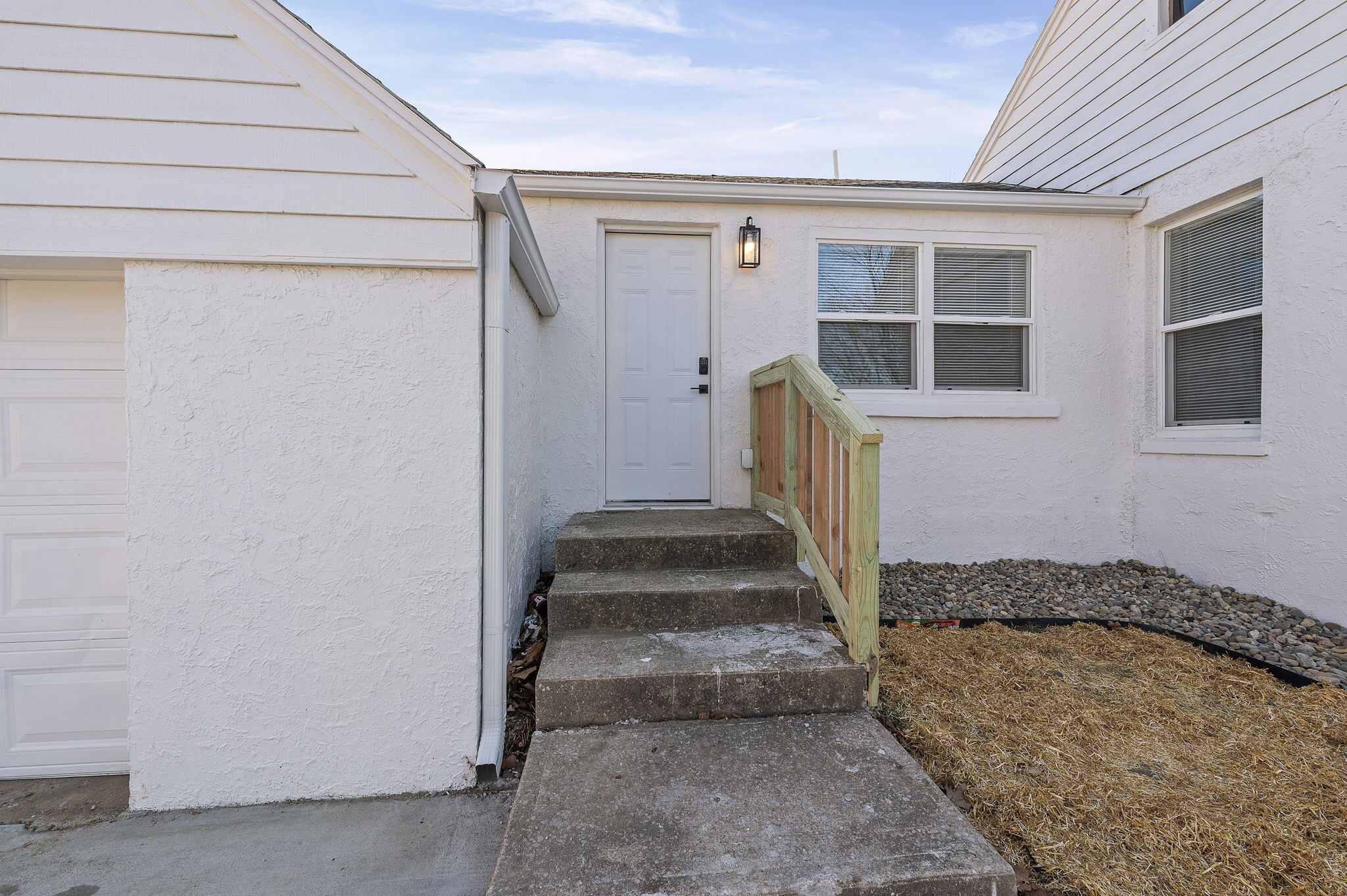 Building Photo - 5005 N Elmwood Ave