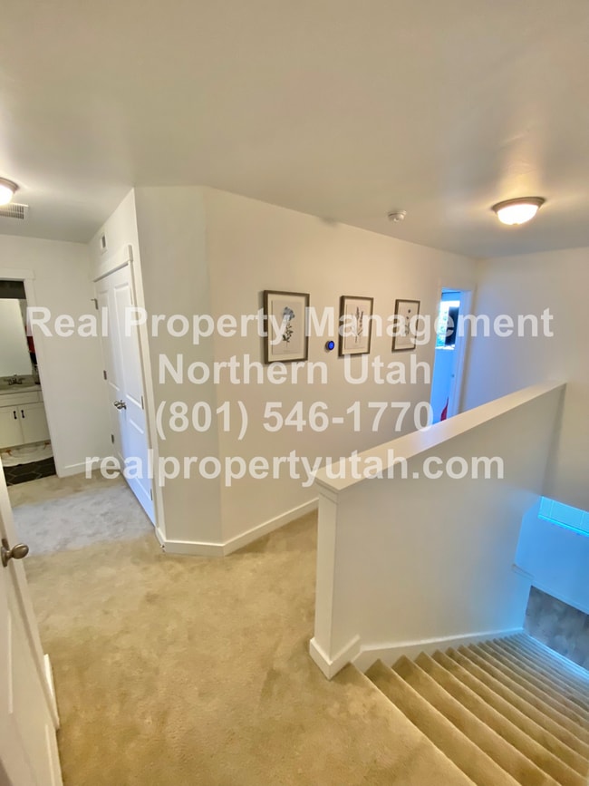Building Photo - 3 Bed 3.5 Bath Layton Townhome Coming Soon!
