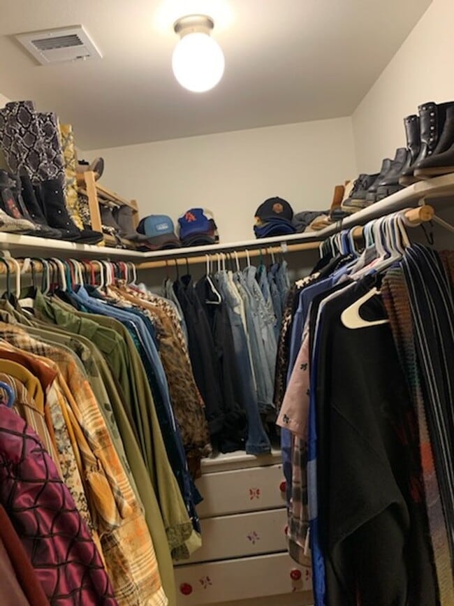 Building Photo - 1238 W 12th St