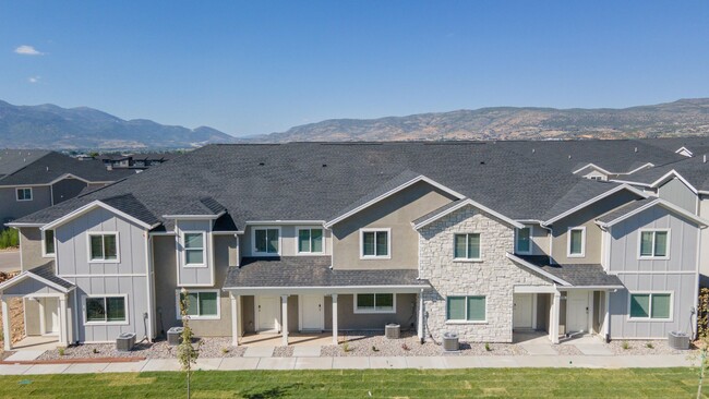 Primary Photo - Modern Smart Townhomes in Heber! Great Loc...