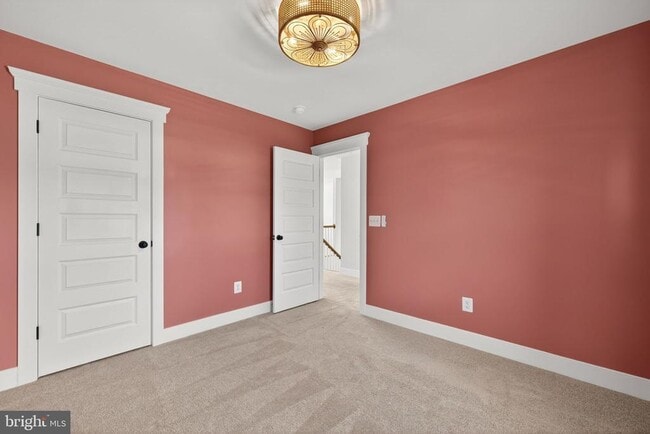 Building Photo - 513 Parkland Dr