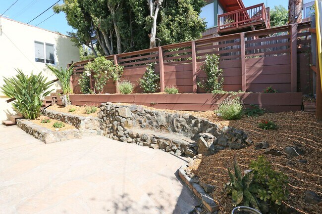 Building Photo - 69 Point San Pedro Rd