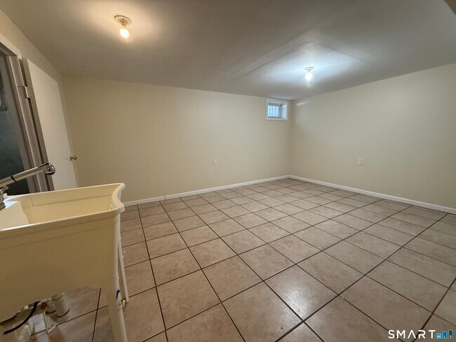 Building Photo - 769 Ogden St