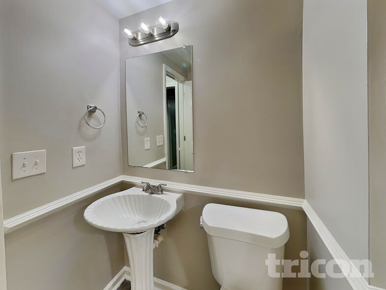 Building Photo - 3560 Erdly Ln