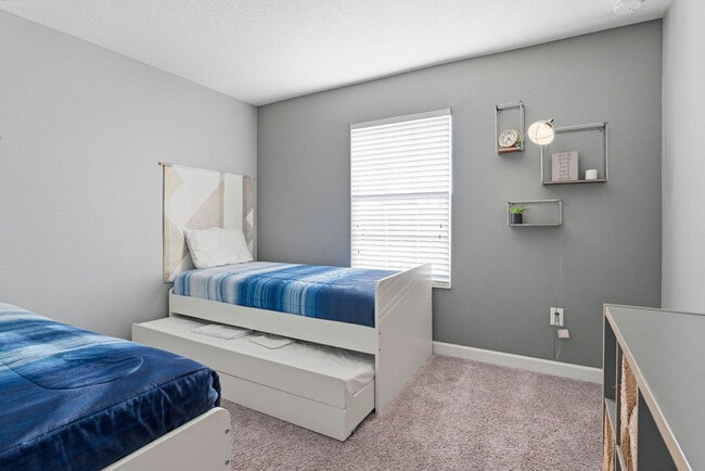 Building Photo - 8924 Stinger Dr