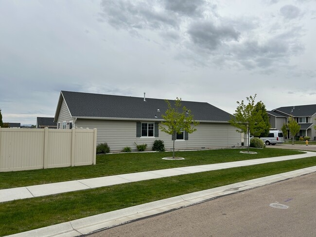 Building Photo - 11416 W Colorado River St