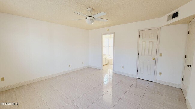 Building Photo - 1158 Hunters Ridge Pl