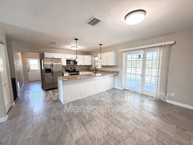 Building Photo - 13670 Highland Rd