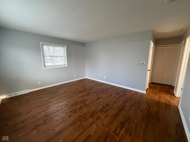 Building Photo - 2789 E Hanna Ave