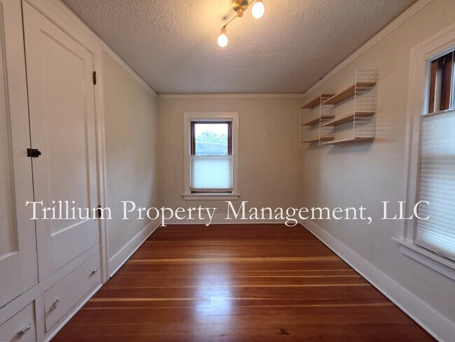 Building Photo - 3015 NE 67th Ave