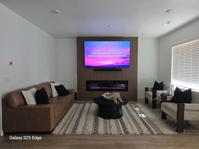 Building Photo - Upgraded 3 Bed Home in Long Valley–Near Resort Amenities!