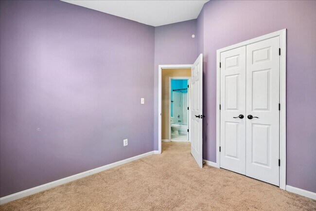 Building Photo - Luxury Townhome at Lake Linganore
