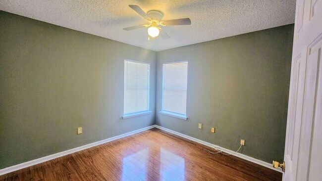 Building Photo - Spacious 4BR w/ Fenced Yard + Covered Lanai + 2 Car Garage  in Orange Park!