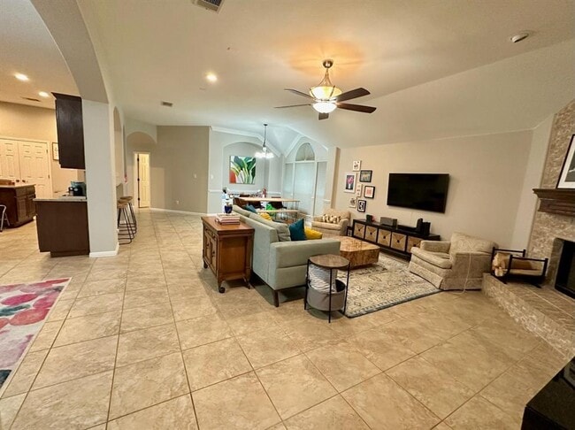 Building Photo - 10024 Lisi Anne Dr