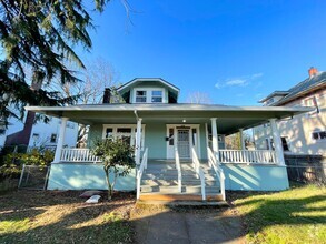 Building Photo - Gorgeous Craftsman House with Tons of Char...