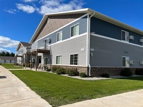 Building Photo - SCS Sturgeon Bay Estates Apartment Community