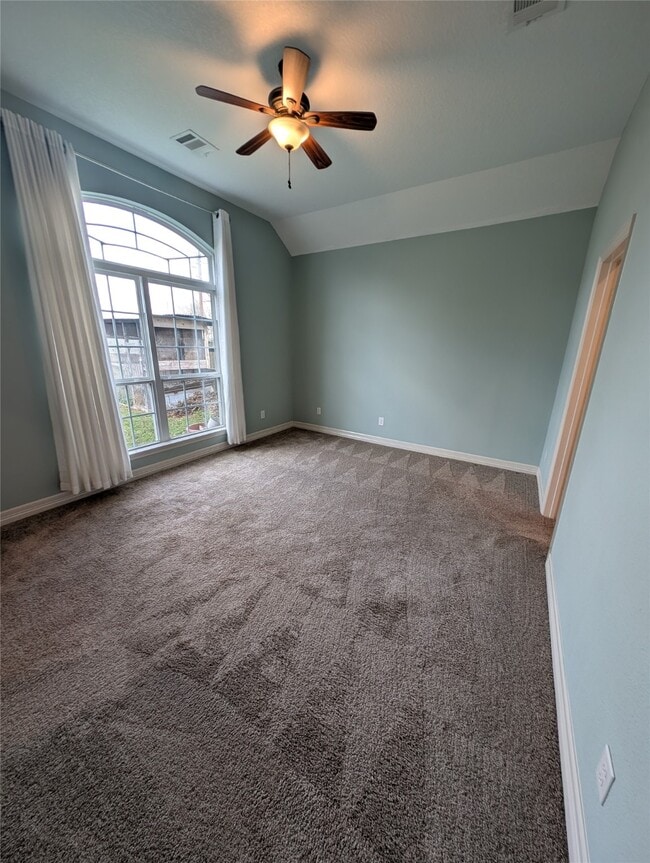 Building Photo - 4222 5th St