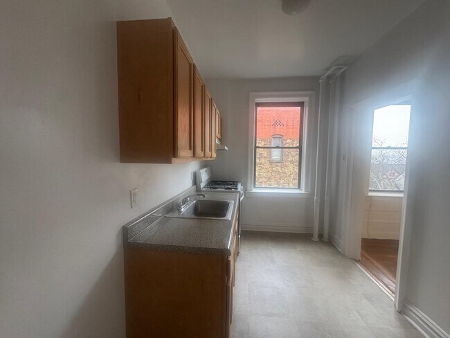 Building Photo - 35-39-39 Fulton St