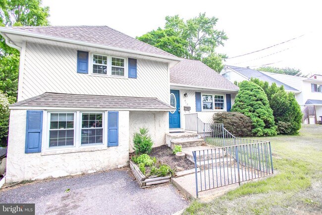 Building Photo - 419 University Blvd