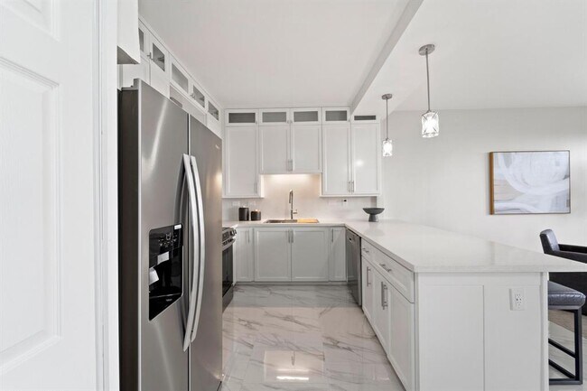 Building Photo - 651 Bering Dr