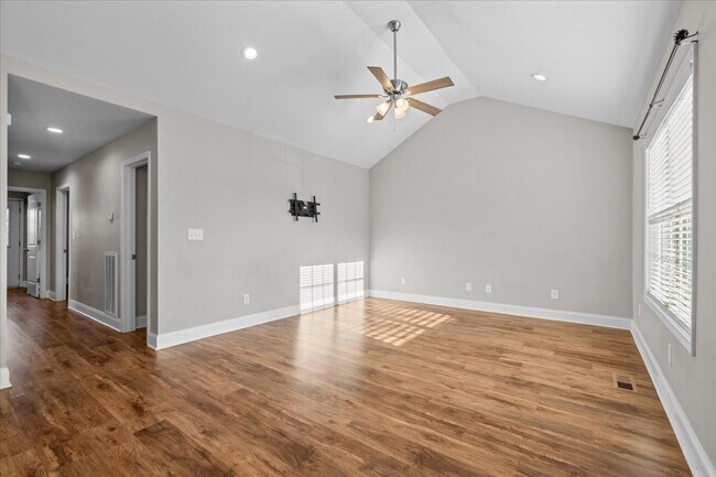 Building Photo - Pristine 3 Bed 2 Bath Home in Dalton