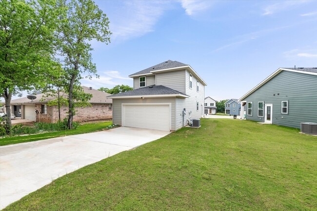 Building Photo - 1215 Chestnut Ct