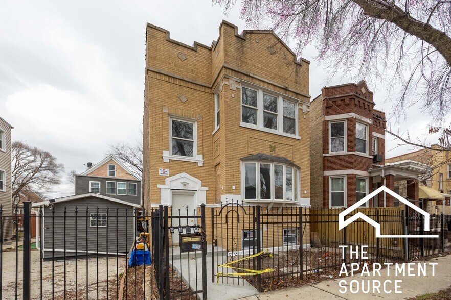 Building Photo - 1014 N Hamlin Ave