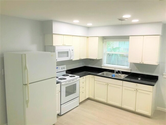 Building Photo - 2541 Floyd St