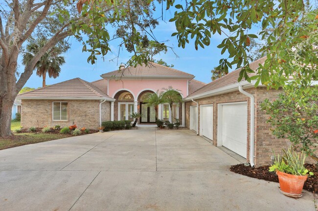 Primary Photo - 3/2.5 in Pelican Bay