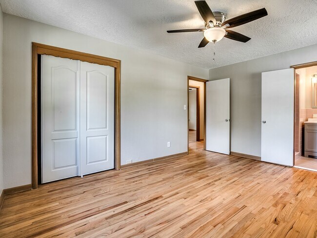 Building Photo - 908 Birch Dr
