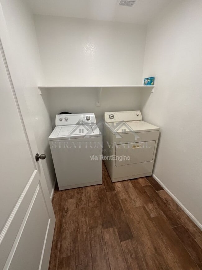 Building Photo - 22427 N Van Loo Dr