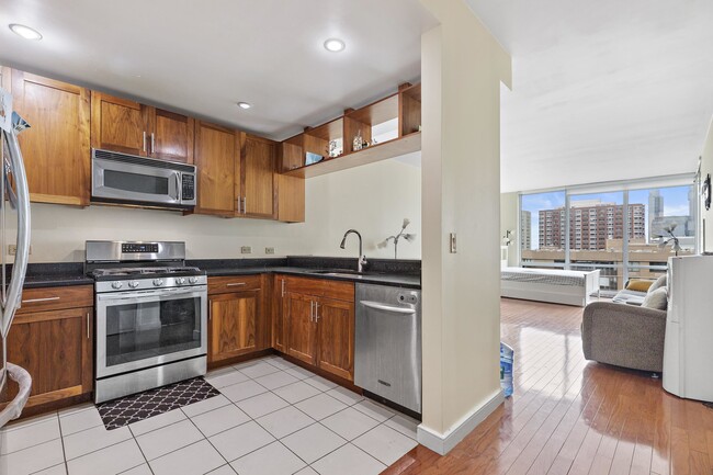 Building Photo - 20 Newport Pkwy
