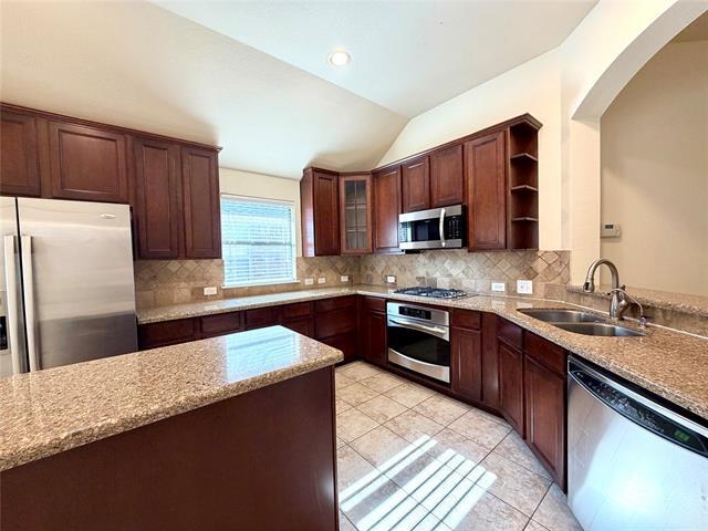 Building Photo - 9404 Caliente Dr