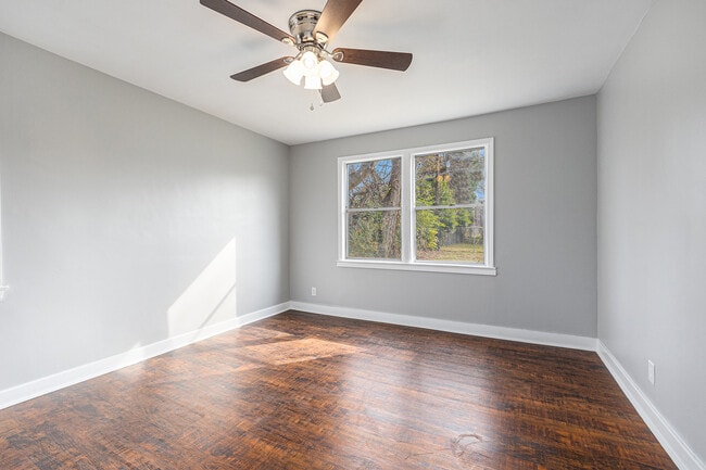 Building Photo - 701 9th Ave S