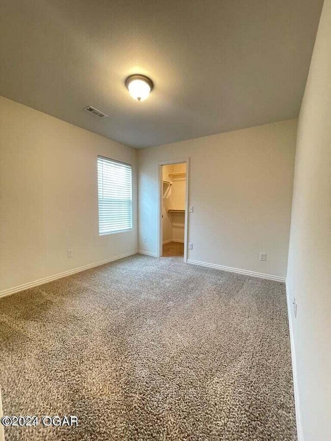 Building Photo - 1824 S Pennsylvania Ave