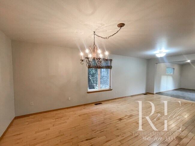 Building Photo - Stunning 3-Bedroom Home with Vaulted Ceilings, RV Parking & Fenced Yard!