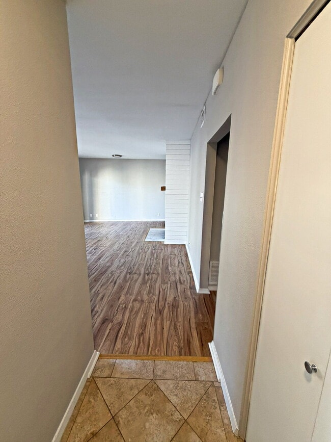 Building Photo - 8642 Fredericksburg Rd