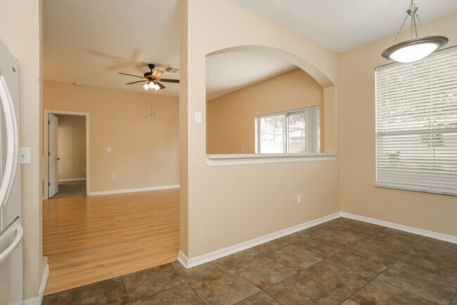 Building Photo - 15822 Pine Lily Ct