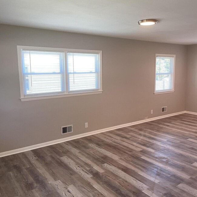 Building Photo - 6923 W Tallmadge Pl