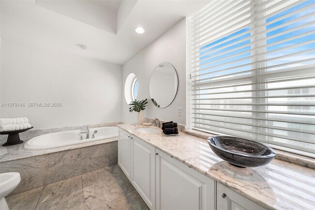 Building Photo - 5801 Collins Ave