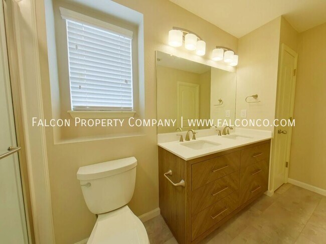 Building Photo - 7973 Buckeye Tree Ln