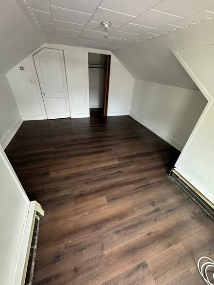 Building Photo - 33 Park Ave