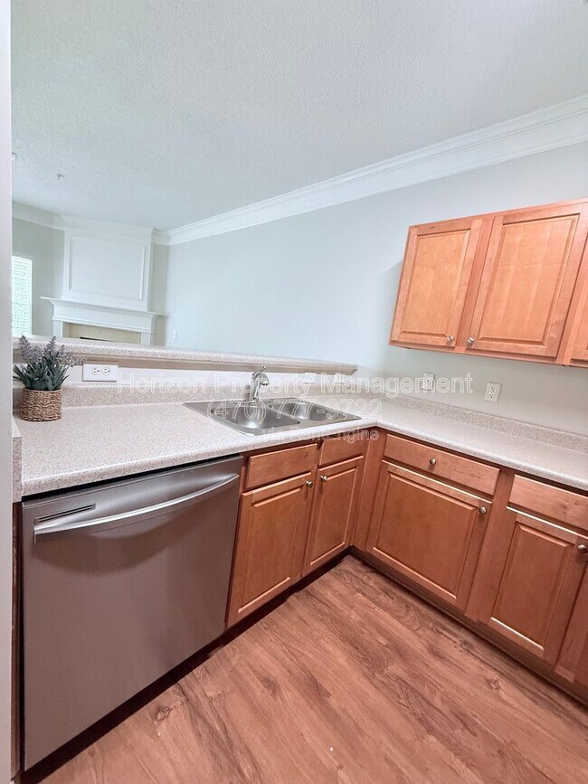 Building Photo - 296 Azalea Cir