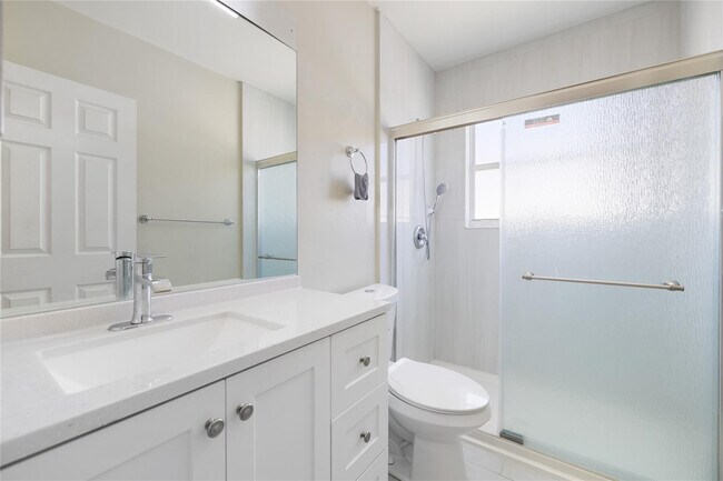 Building Photo - 1512 SW 106th Ave