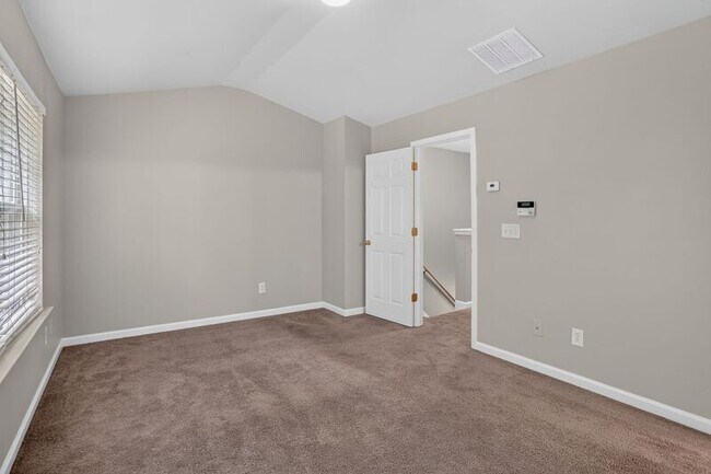 Building Photo - 730 Celeste Ln