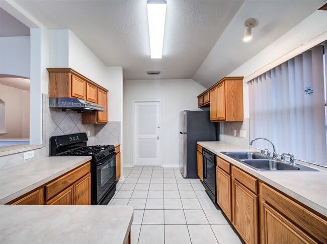 Building Photo - 15106 Brookwood Bridge Ln