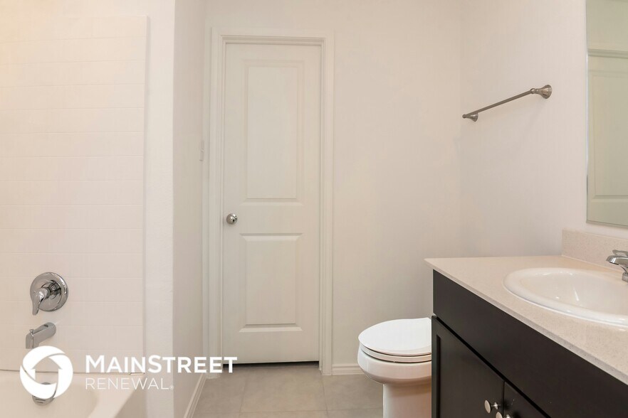 Building Photo - 3104 Helix Bay Dr