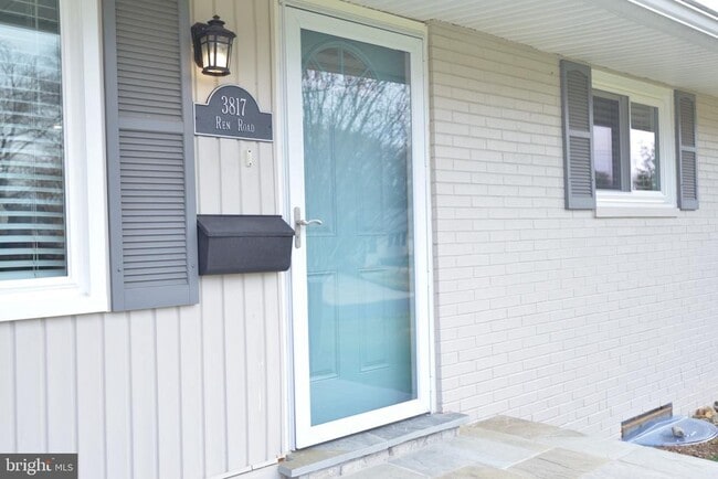 Building Photo - 3817 Ren Rd