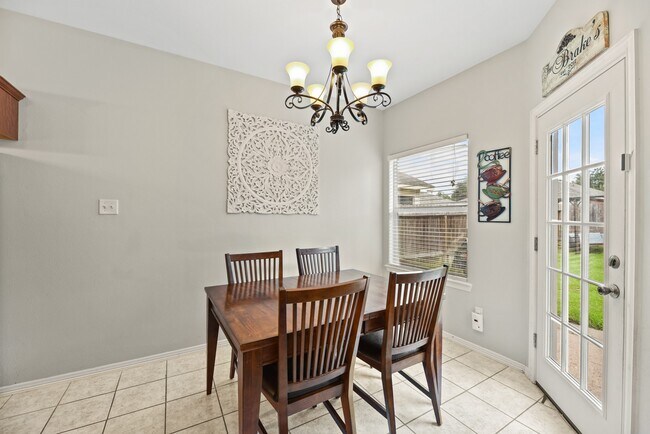 Building Photo - 32018 Anne Ln